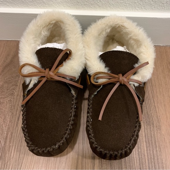 Women’s Minnetonka Women’s Chrissy Bootie, Chocolate Brown - Picture 2 of 5